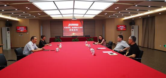 拱墅区委常委、统战部长王书评莅临集团指导